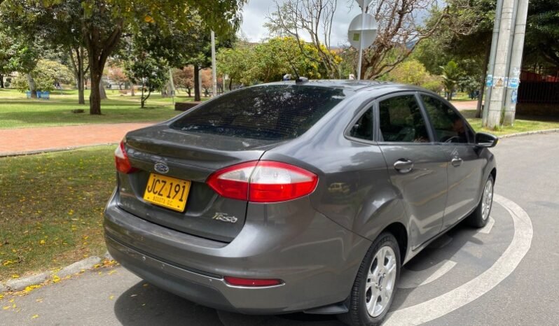 
								Ford Fiesta SE full									