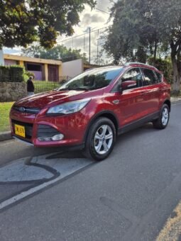 
										Ford Escape SE full									