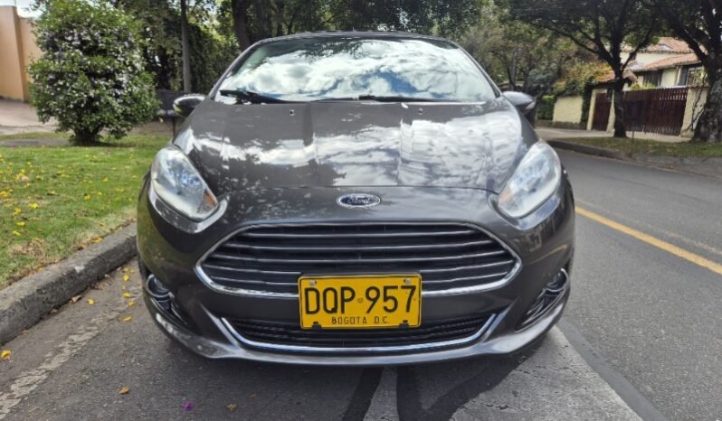 
								Ford Fiesta Titanium full									