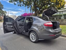 
										Ford Fiesta Titanium full									