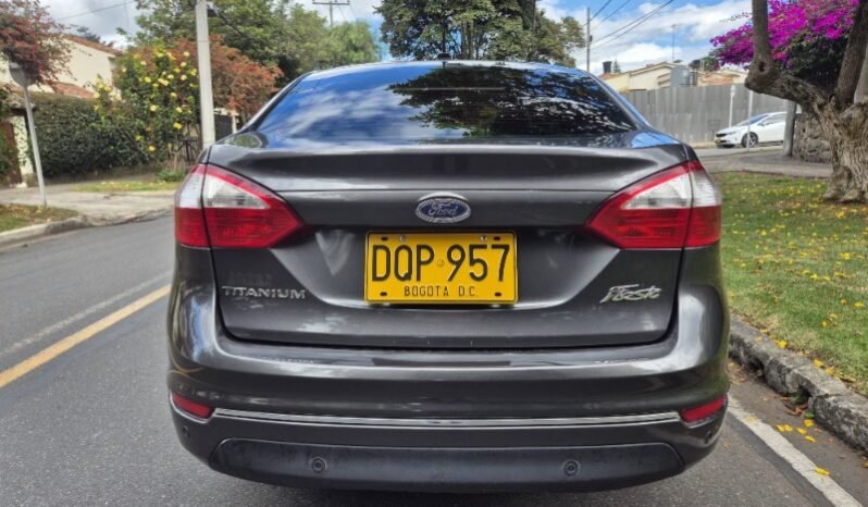 
								Ford Fiesta Titanium full									