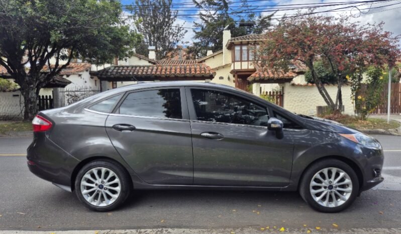 
								Ford Fiesta Titanium full									