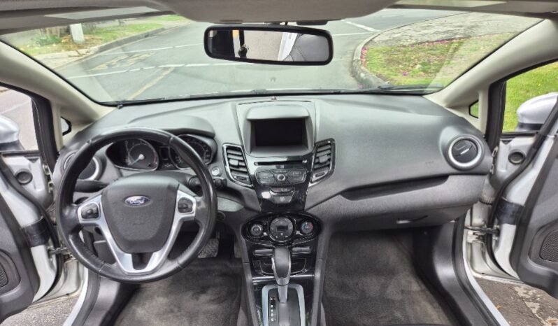 
								Volkswagen jetta Conford lite full									