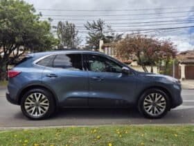 Ford titanium hibrida