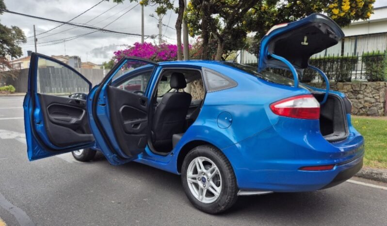 
								Ford Fiesta SE full									