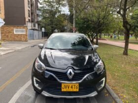 Renault captur iconic