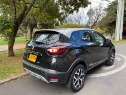 
										Renault captur iconic full									