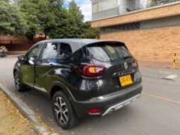 
										Renault captur iconic full									