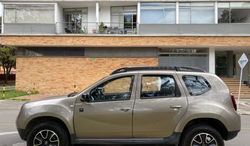
								Renault Duster full									