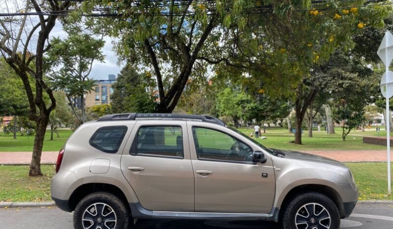 
								Renault Duster full									