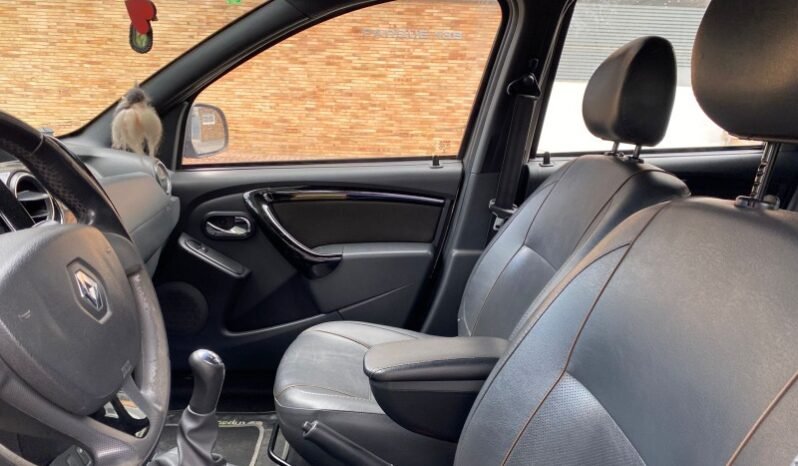 
								Renault Duster full									