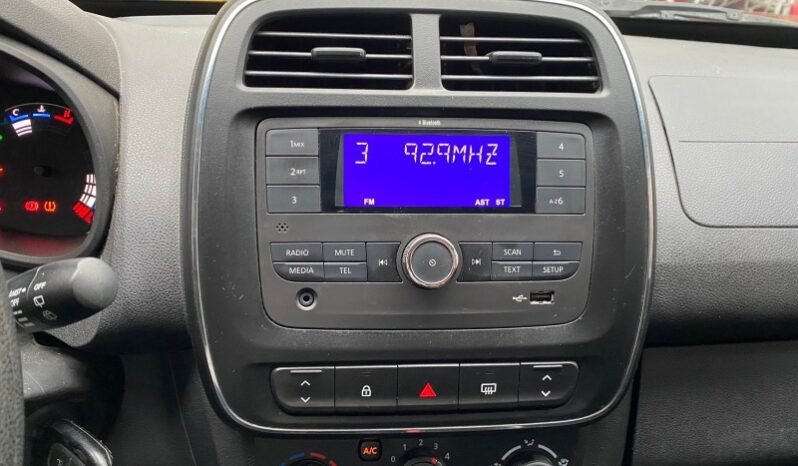 
								Renault Kwid full									