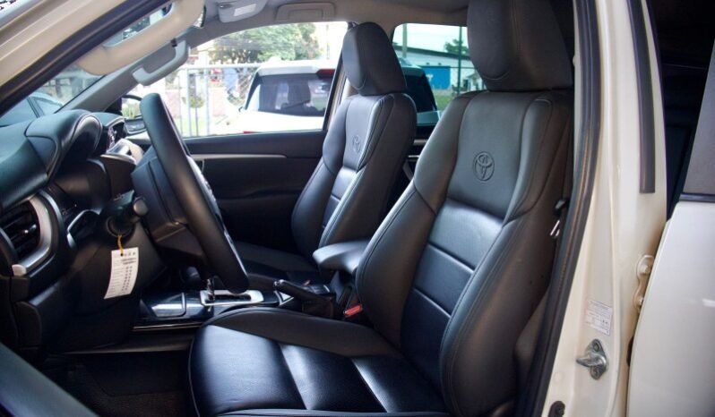 
								Toyota fortuner 4×2 full									