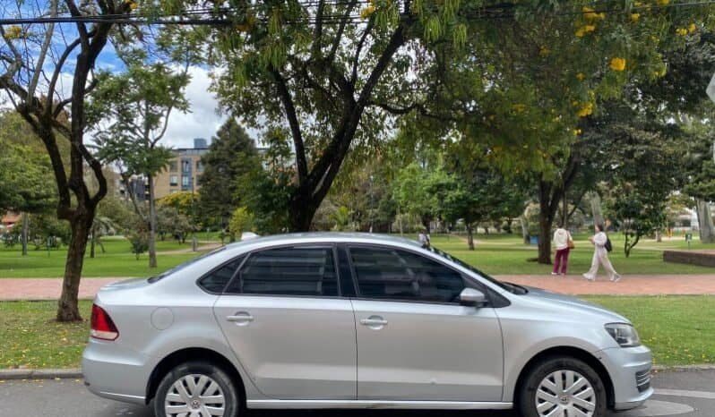 
Volkswagen Vento full									