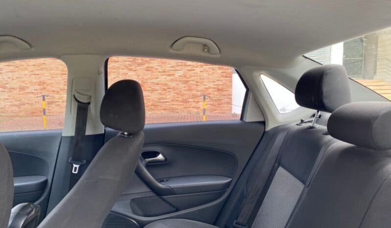 
Volkswagen Vento full									