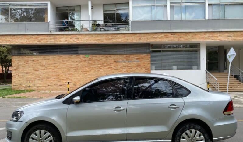 
Volkswagen Vento full									