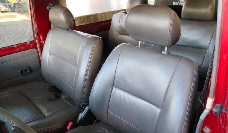 
								Toyota Land Cruiser full									