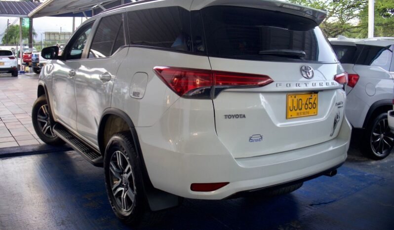 
								Toyota fortuner 4×2 full									