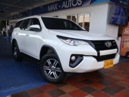 Toyota fortuner 4×2