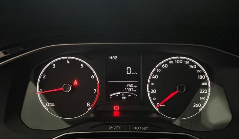 
Volkswagen polo track full									