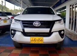Toyota fortuner 4×2
