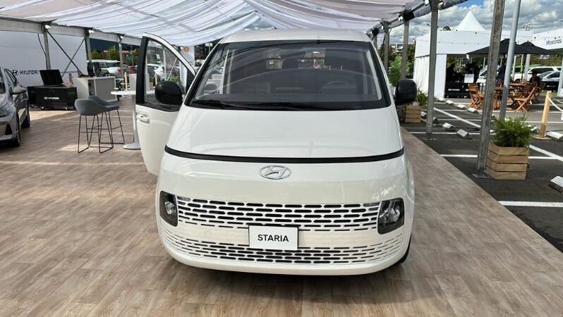 
								Hyundai STARIA CARGO full									