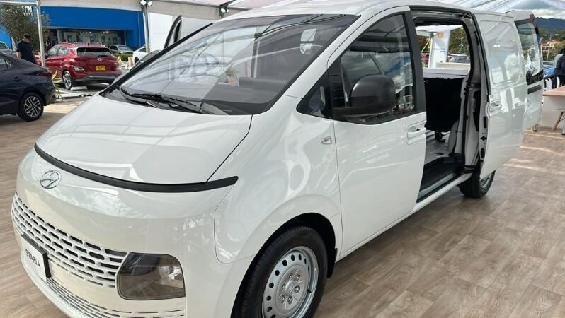 
								Hyundai STARIA CARGO full									