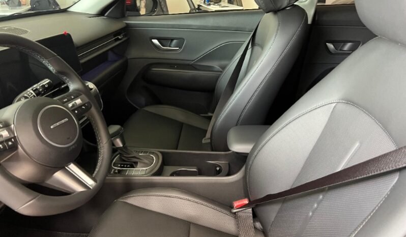 
								Hyundai KONA LIMITED HIBRIDO full									