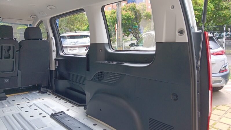 
								Hyundai STARIA PASAJEROS full									