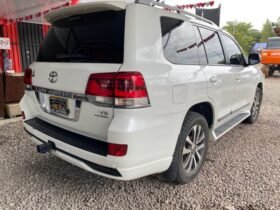Toyota SAHARA LAND CRUZER L200