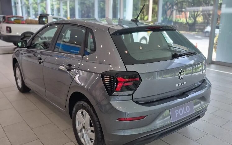 
								Volkswagen Polo full									