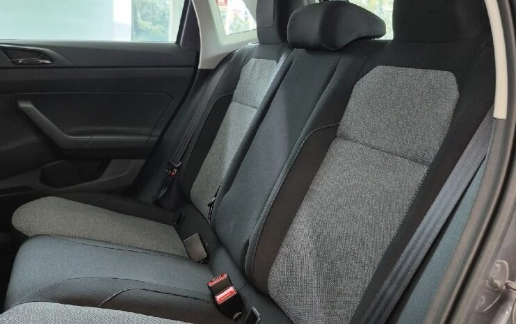 
								Volkswagen Polo full									