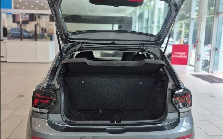 
								Volkswagen Polo full									