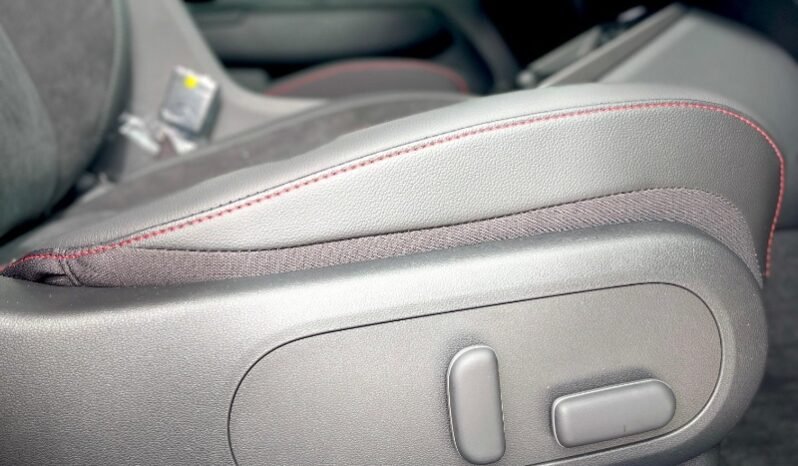 
								Hyundai Kona Hibrida Nline full									