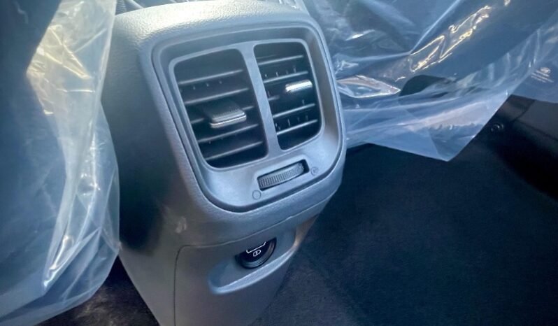 
								Hyundai Grand Metro Taxi sedan full									