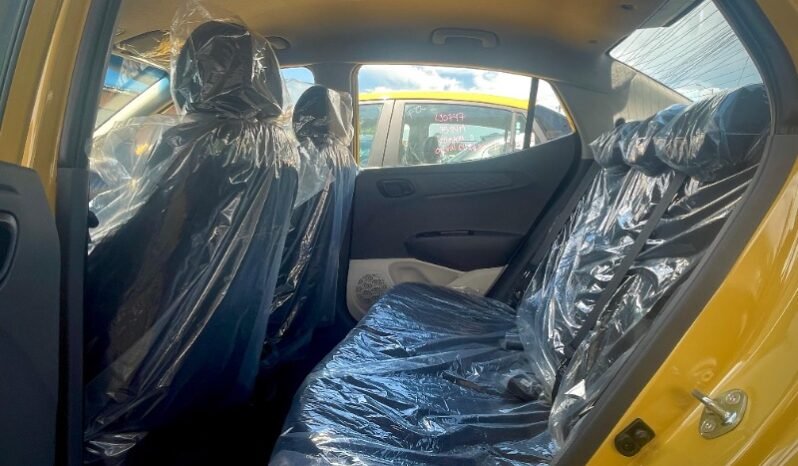 
								Hyundai Grand Metro Taxi sedan full									