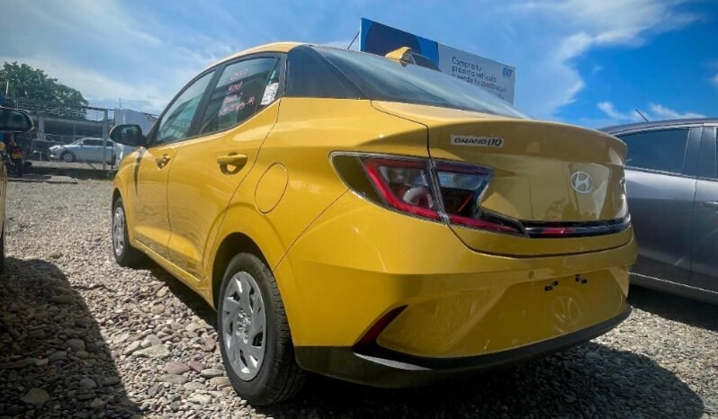 
								Hyundai Grand Metro Taxi sedan full									