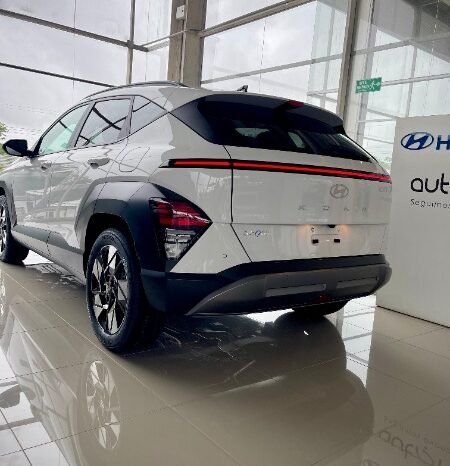 
								Hyundai Kona Hibrida Premium HEV full									