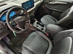 
										Ford escape platinum full									