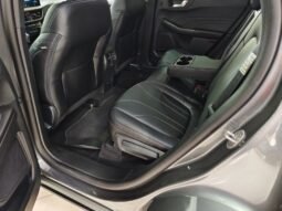 
										Ford escape platinum full									