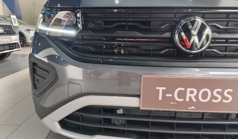 
								Volkswagen T- CROOS full									