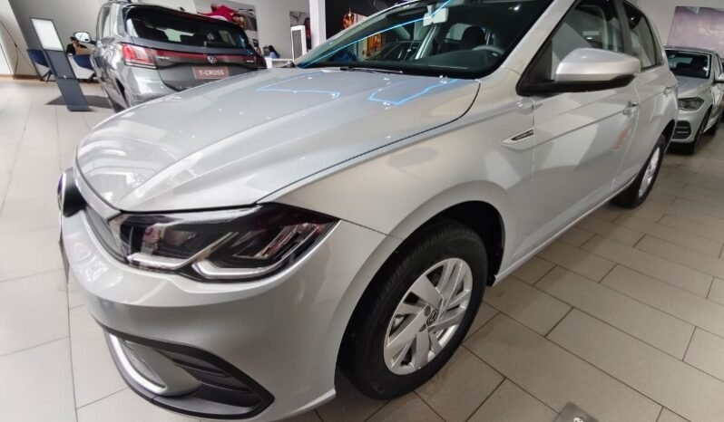 
								Volkswagen Polo full									