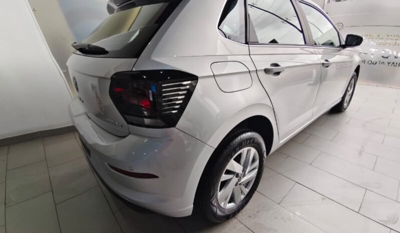 
								Volkswagen Polo full									