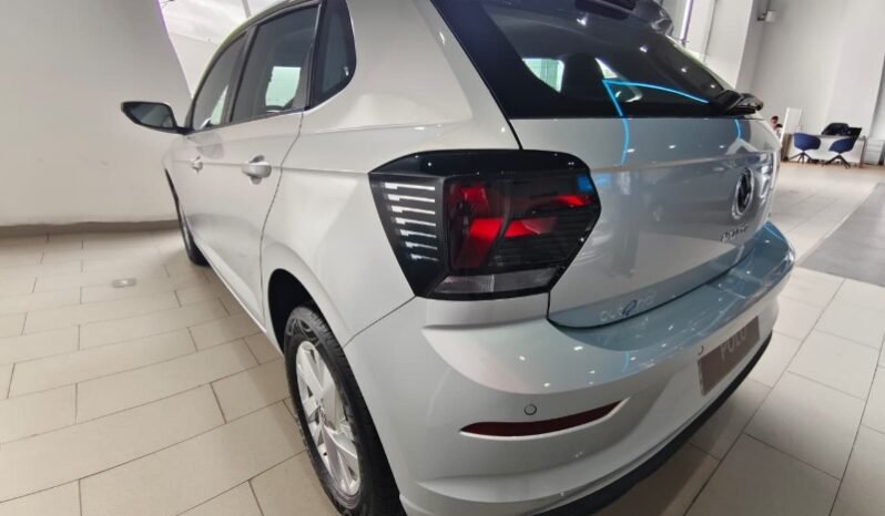 
								Volkswagen Polo full									