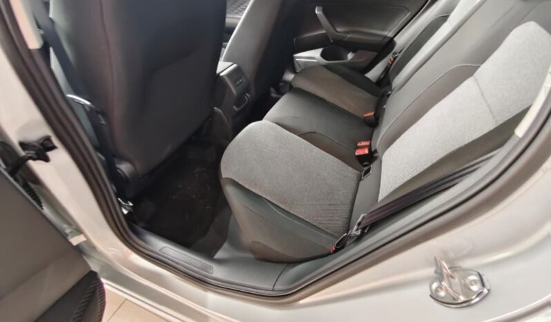 
								Volkswagen Polo full									