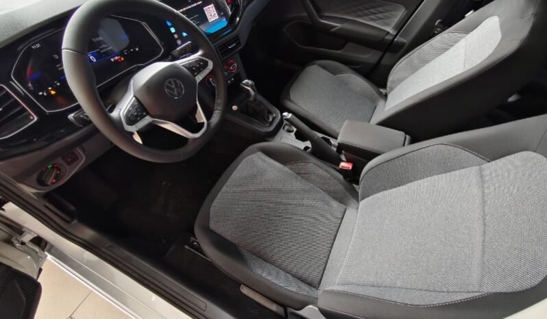 
								Volkswagen Polo full									