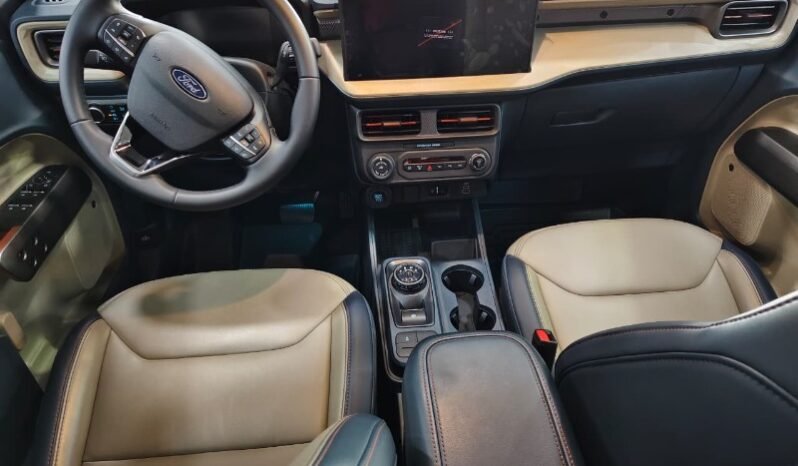 
								Ford Maverick Lariat full									
