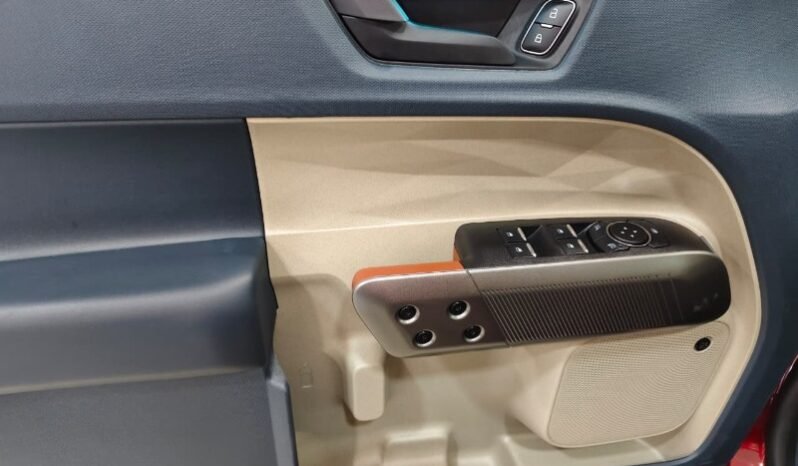 
								Ford Maverick Lariat full									