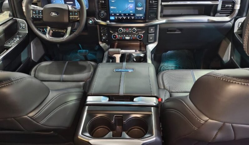 
								Ford F-150 PLATINUM full									