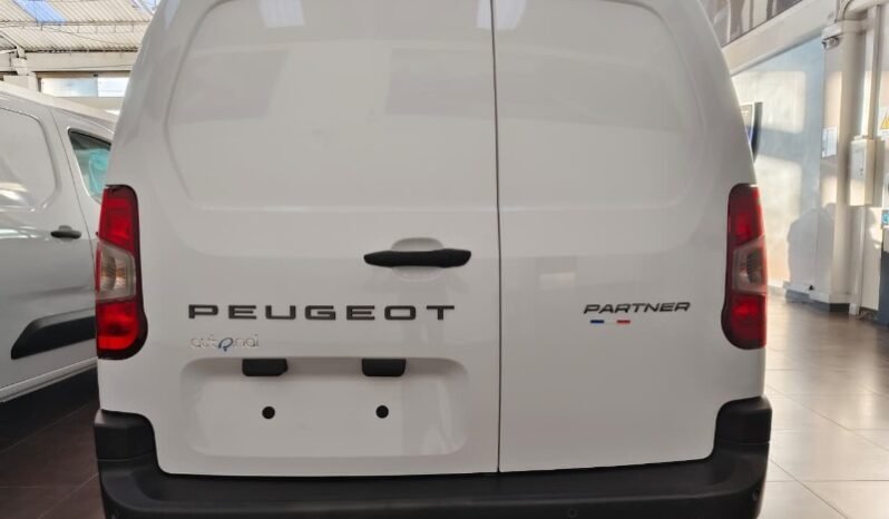 
								Peugeot Partner full									